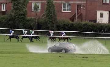 Heavy and wet going at Ayr 6/10/2011