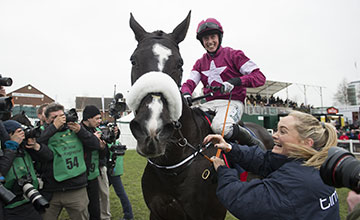 Don Cossack (Brian Cooper) wins the Gold Cup